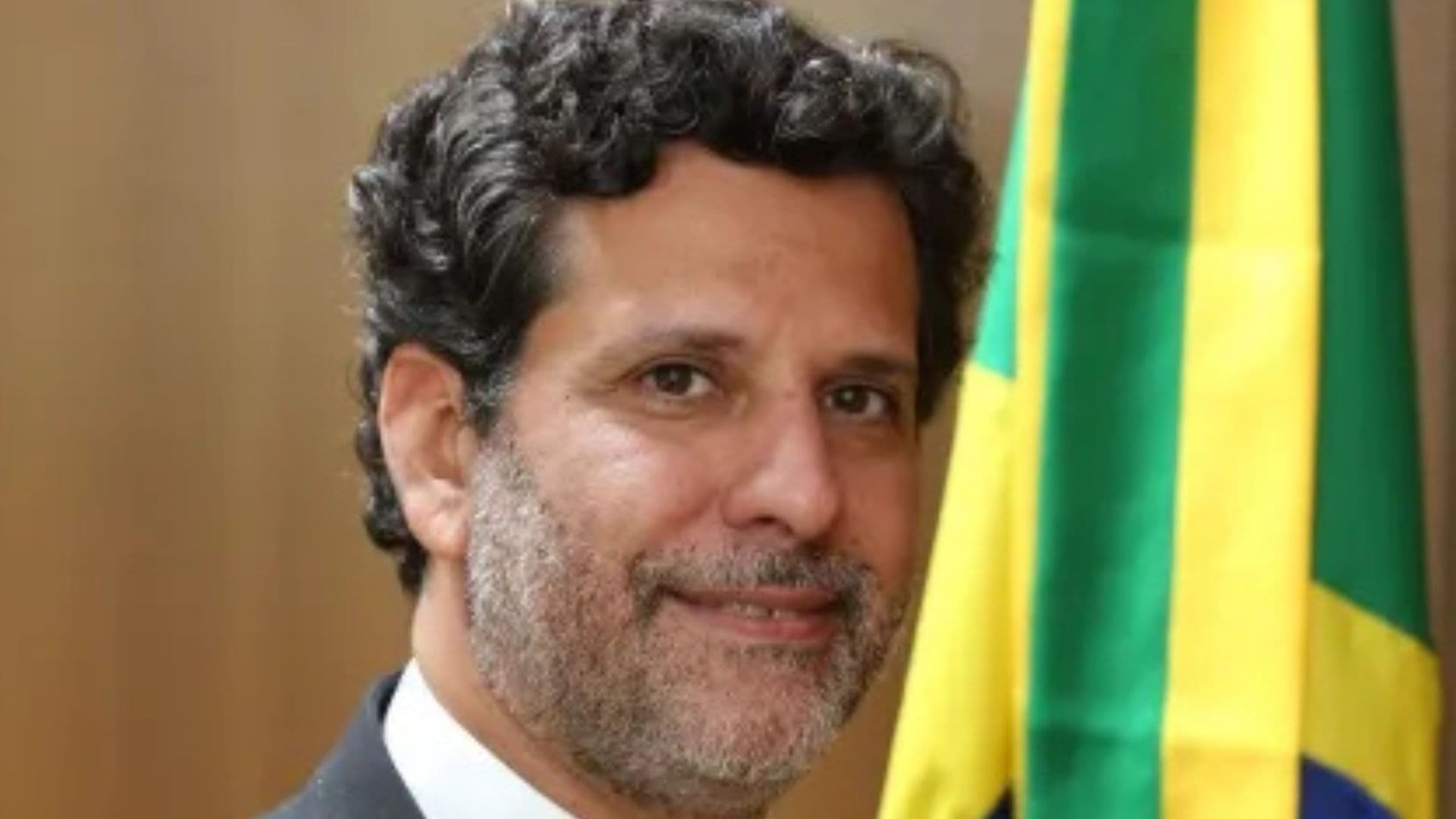 Deputados de oposição pedem afastamento de secretário-executivo do MEC