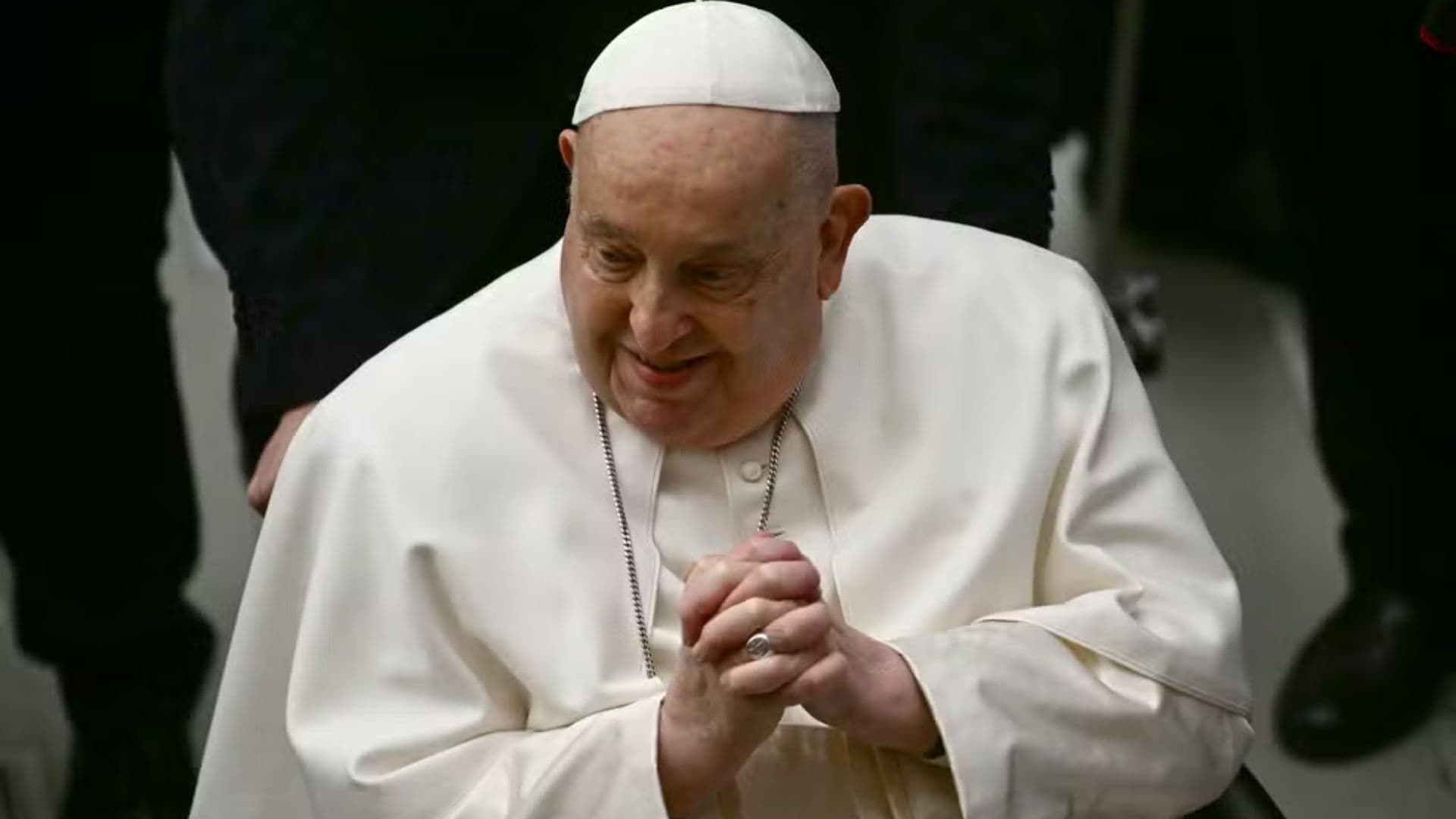 Papa Francisco, que mandou uma mensagem de áudio para agradecer os fieis que rezaram por sua saúde,