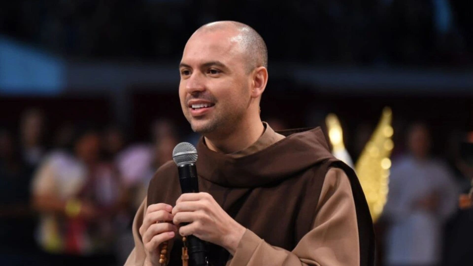 Conheça o líder religioso que leva 1 milhão a Rosário na internet.