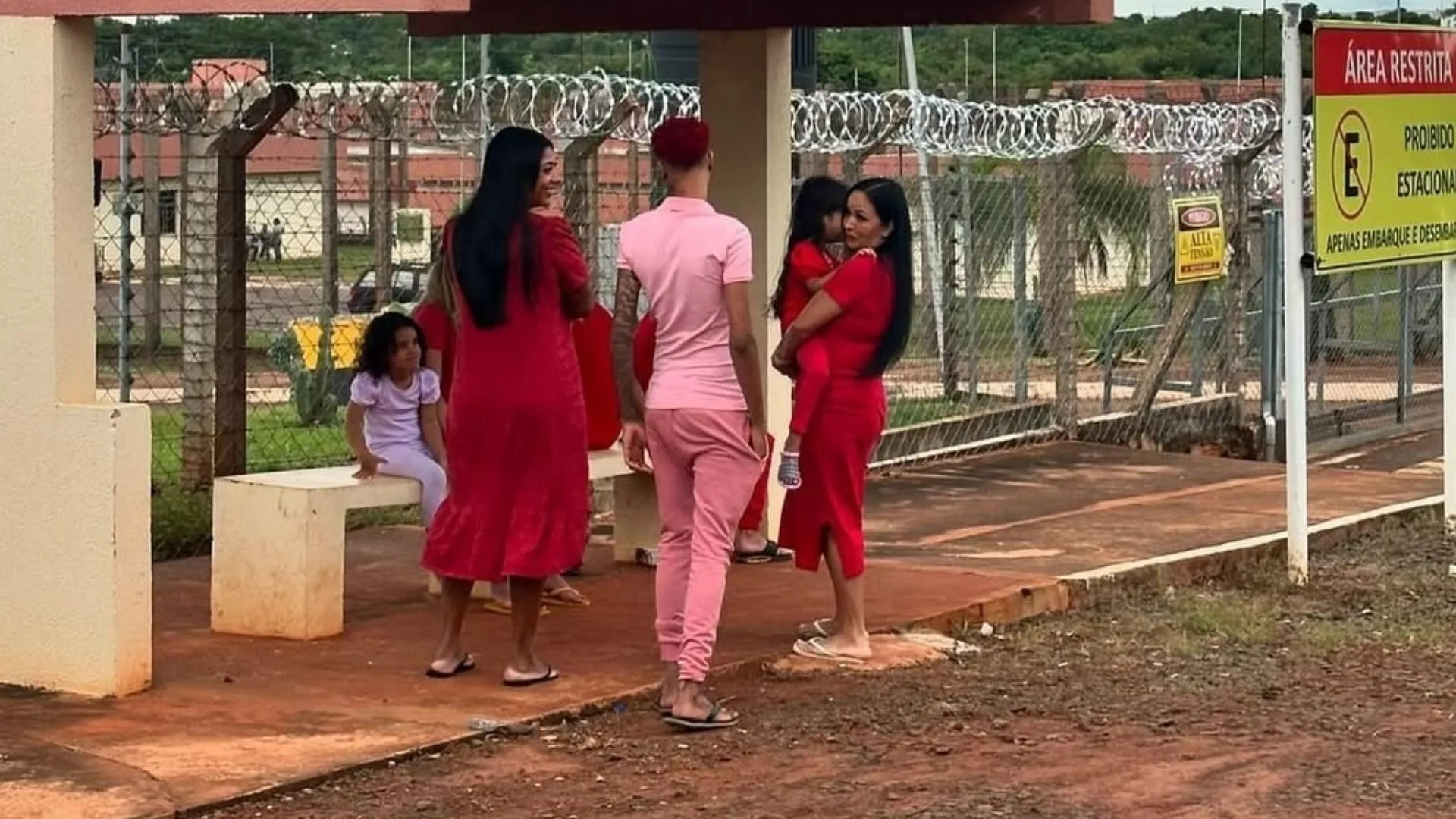 Oruam visita Marcinho VP na cadeia