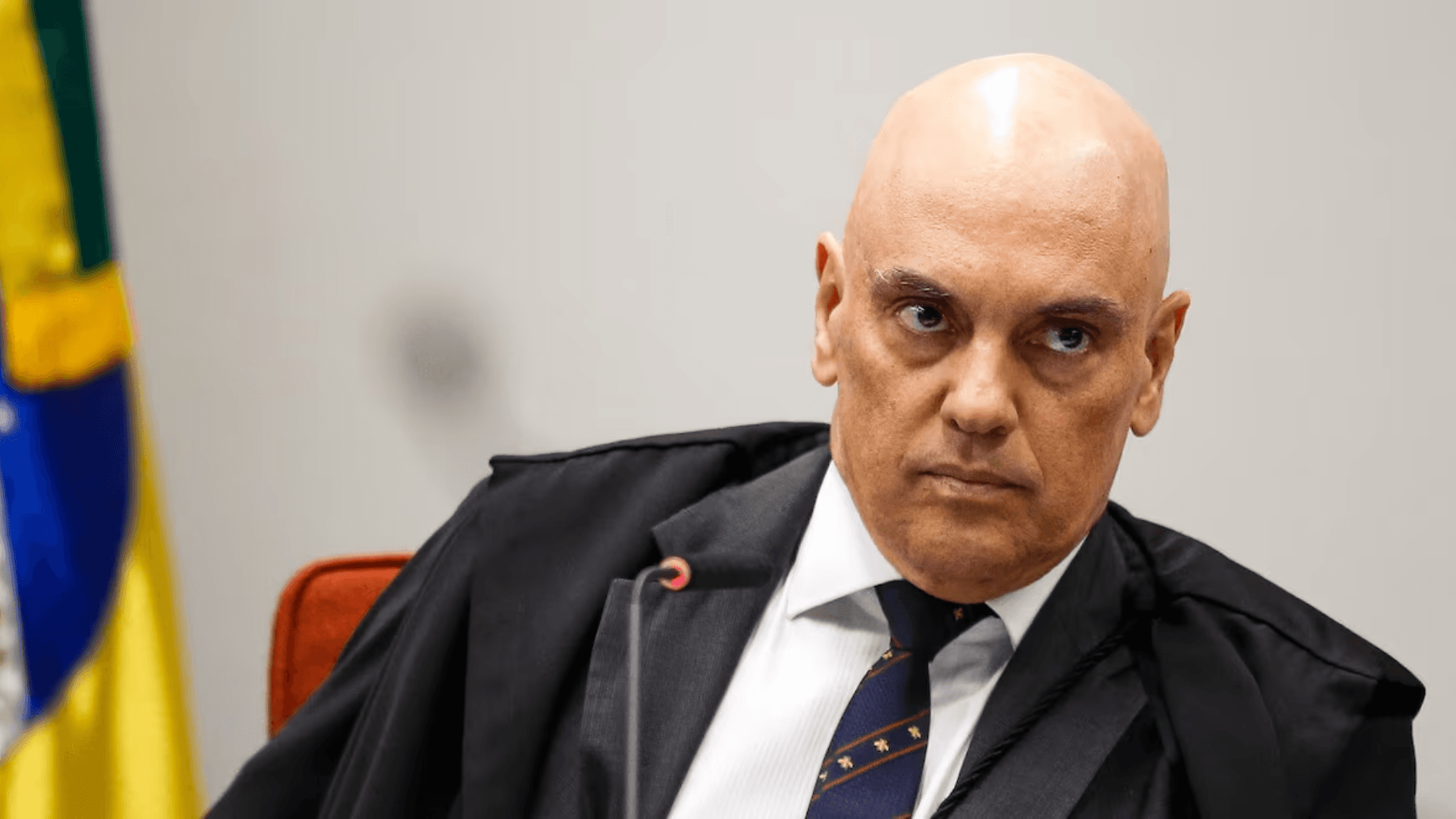 Moraes pune pichadora com 14 anos e R$ 30 mi