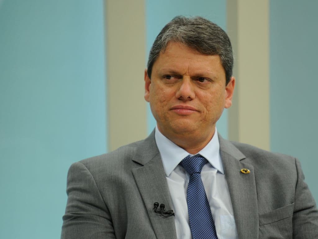 Ex-ministro da Casa Civil de Lula, José Dirceu prevê disputa entre o governador Tarcísio e o atual presidente.
