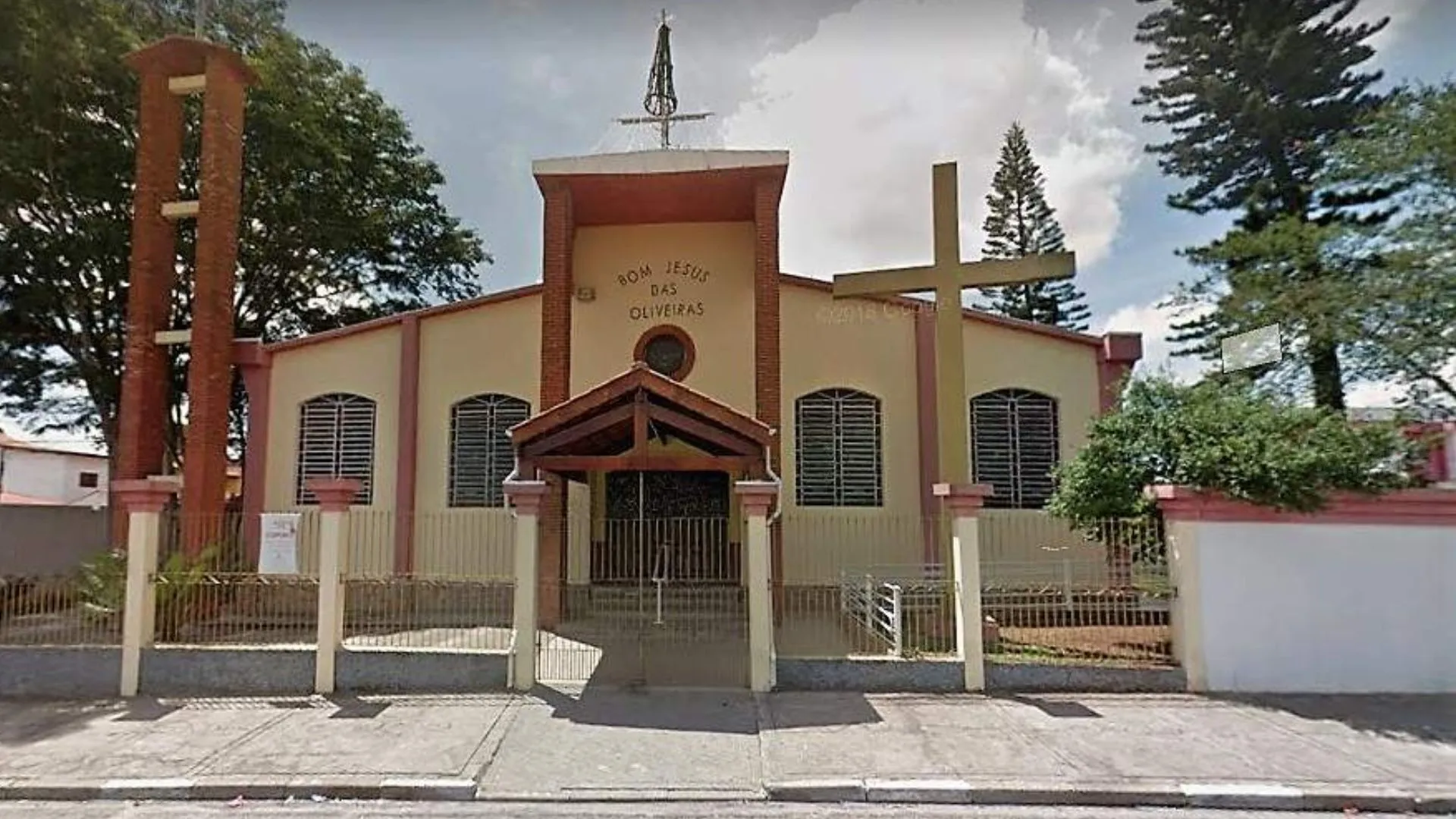 Frente da Paróquia Bom Jesus das oliveiras