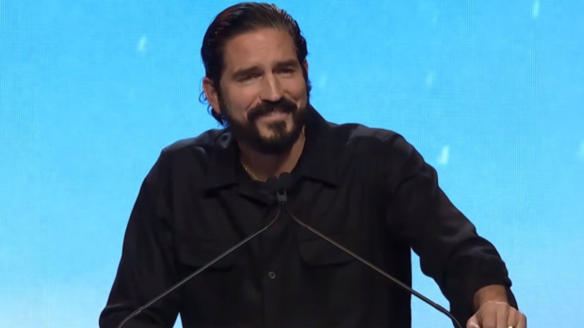 Jim Caviezel durante discurso no evento SFS de 2018.