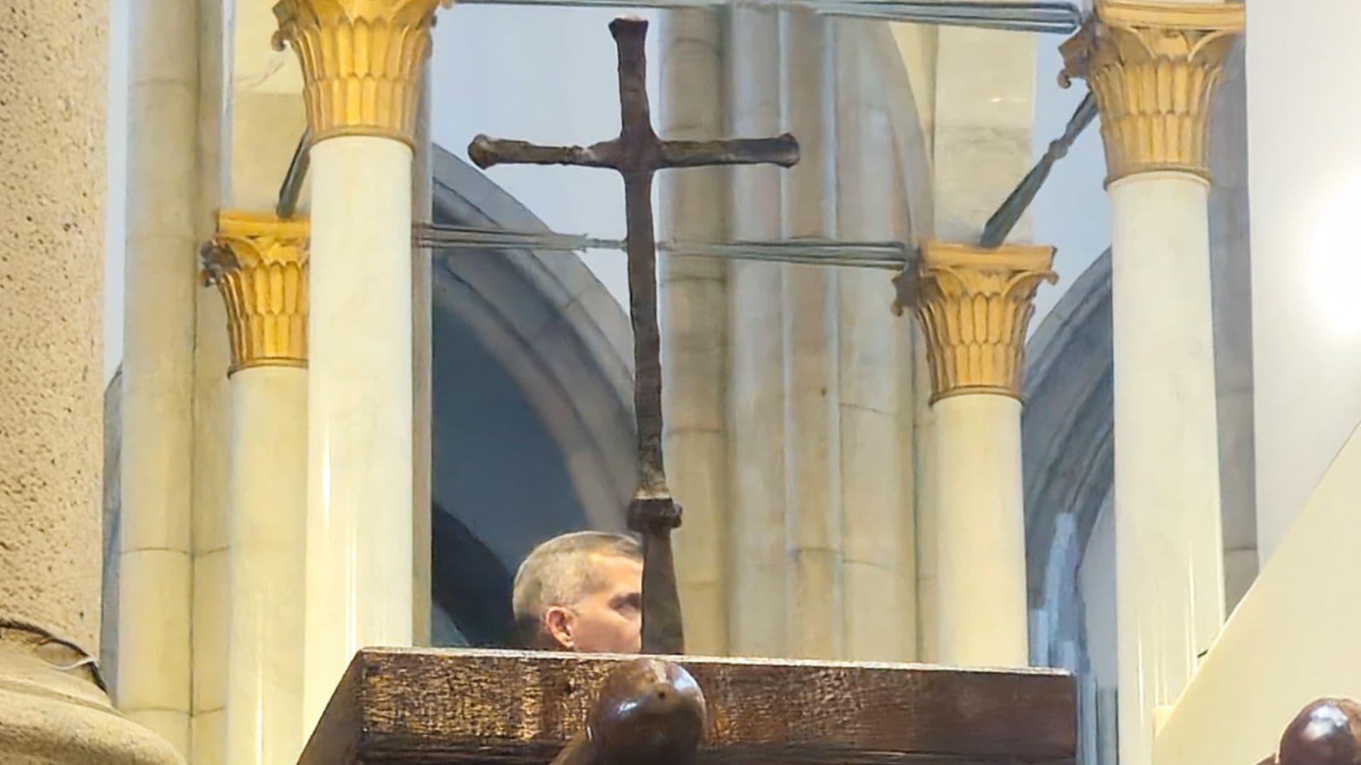Veja imagens exclusivas da visita da cruz da priemira missa celebrada no Brasil.