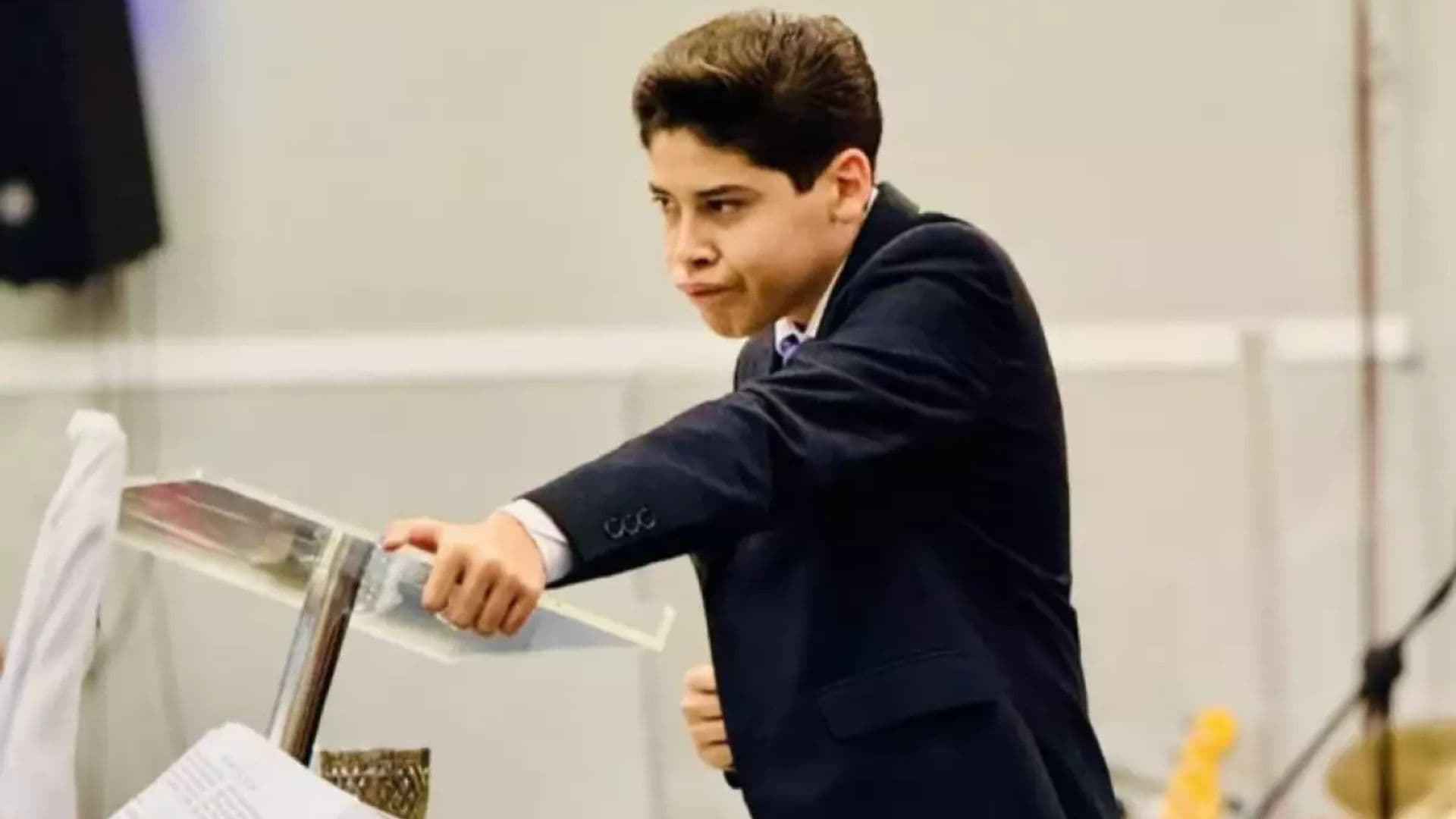 Pastor mirim Miguel Oliveira. Ele se diz profeta, mas foi proibido de pregar pelo conselho tutelar