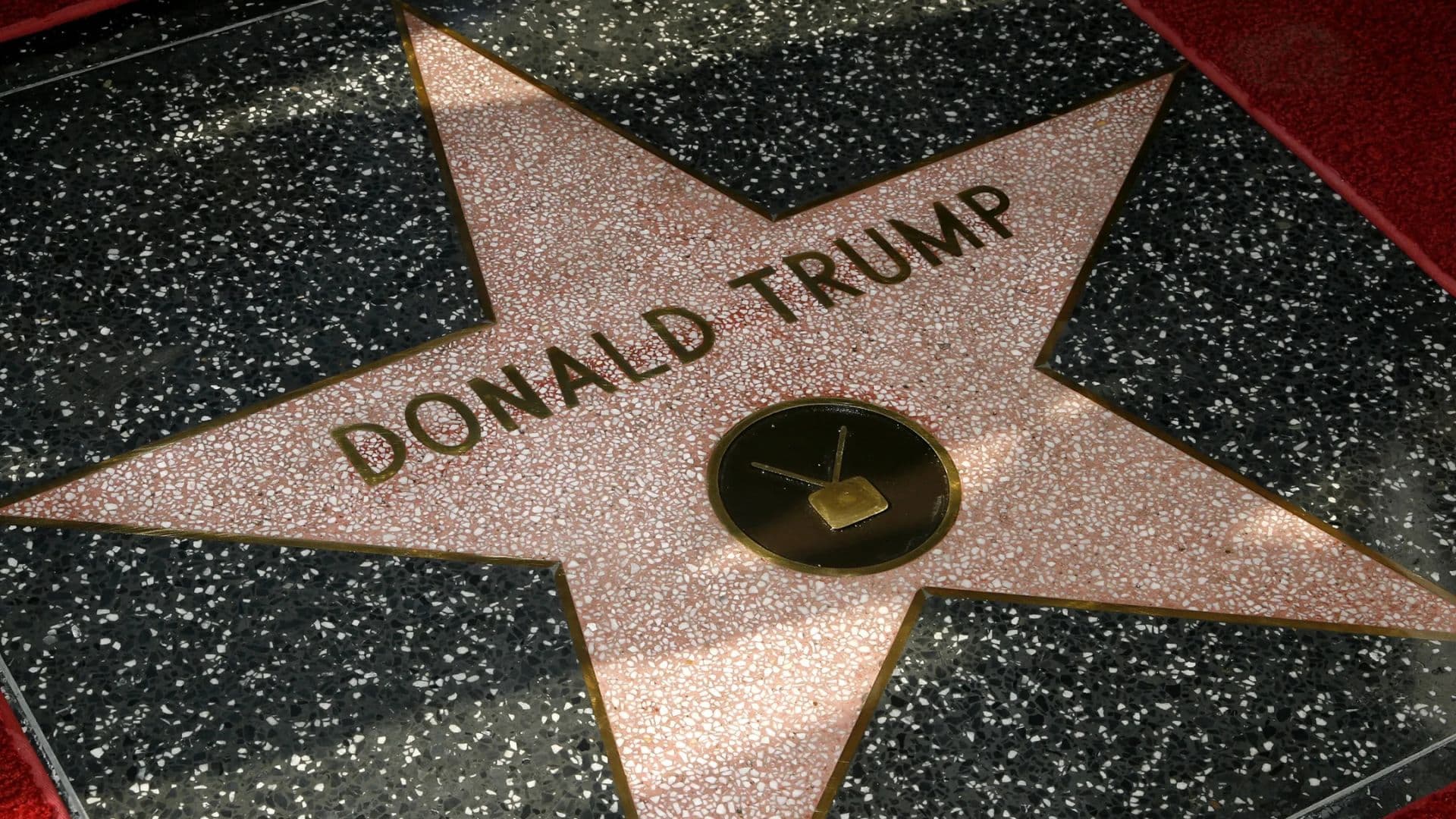 Nom de Trump na calçada da fama