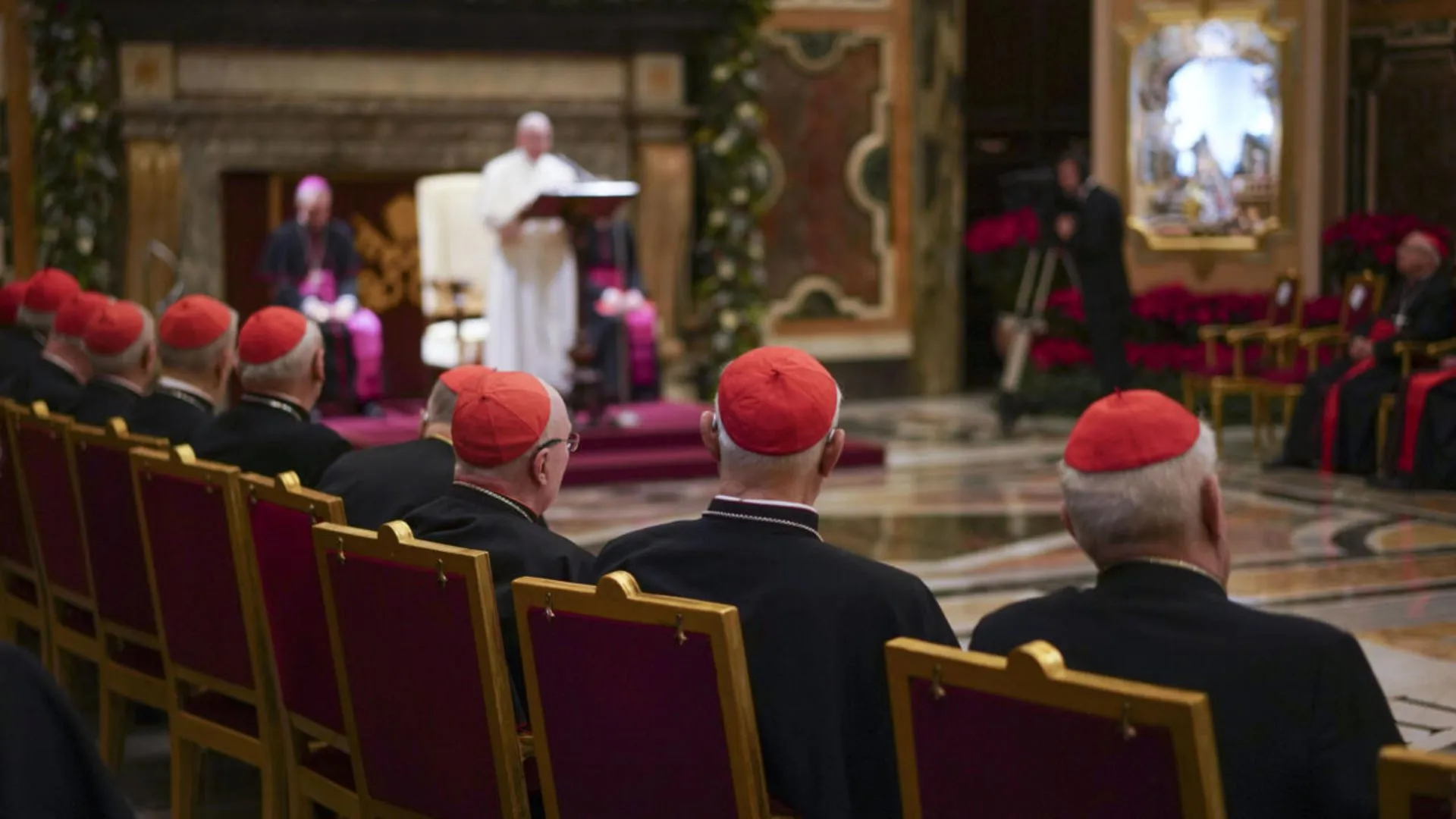 Cardeais reunidos com o papa Francisco