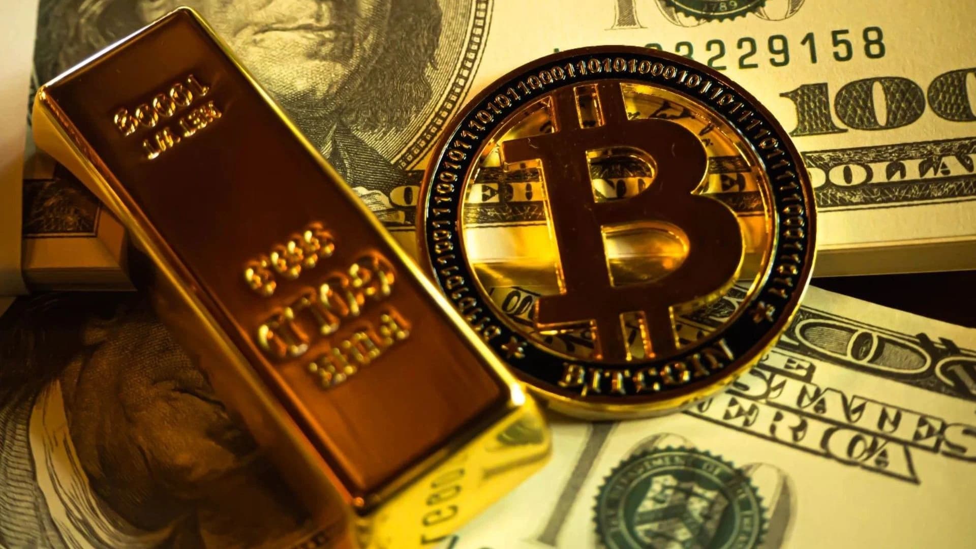 Bitcoin, ouro e dólar.