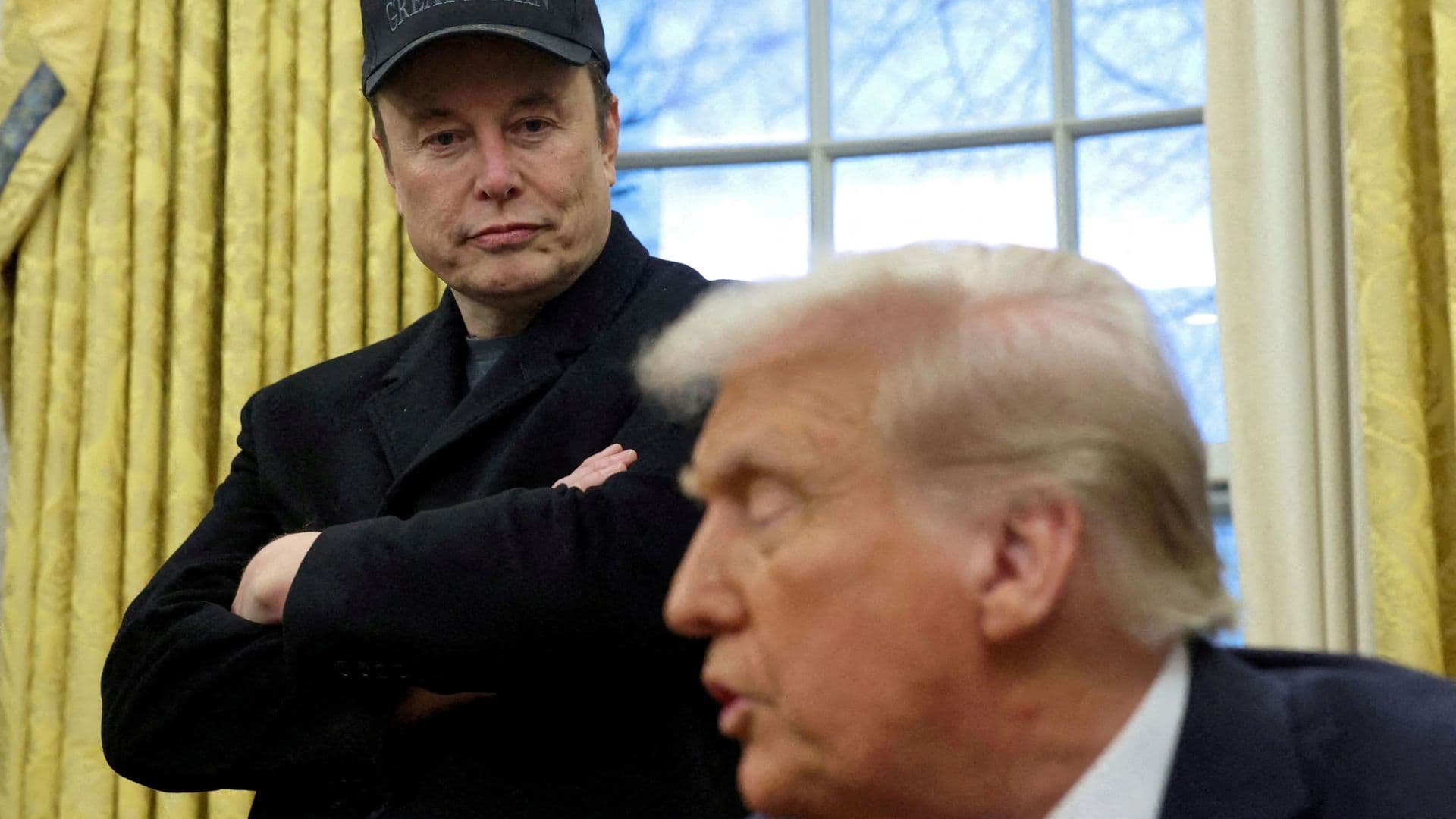 Trump e Musk. Os do estão brigando nas redes sociais