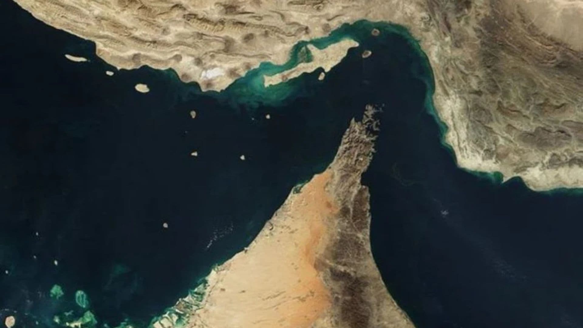 Imagem de satélite do estreito de Ormuz