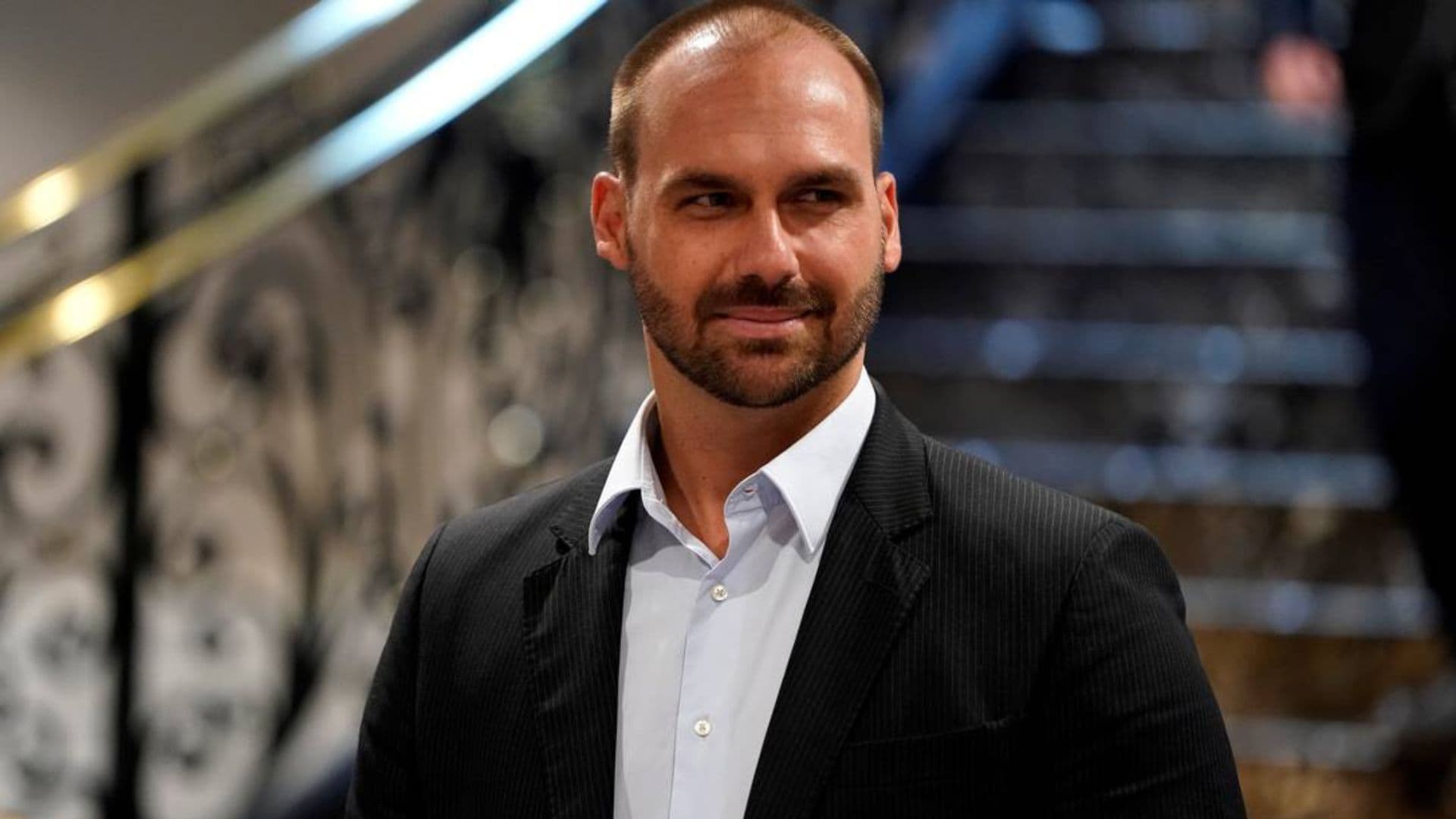 Eduardo Bolsonaro, deputado falou que não vai voltar para o Brasil.