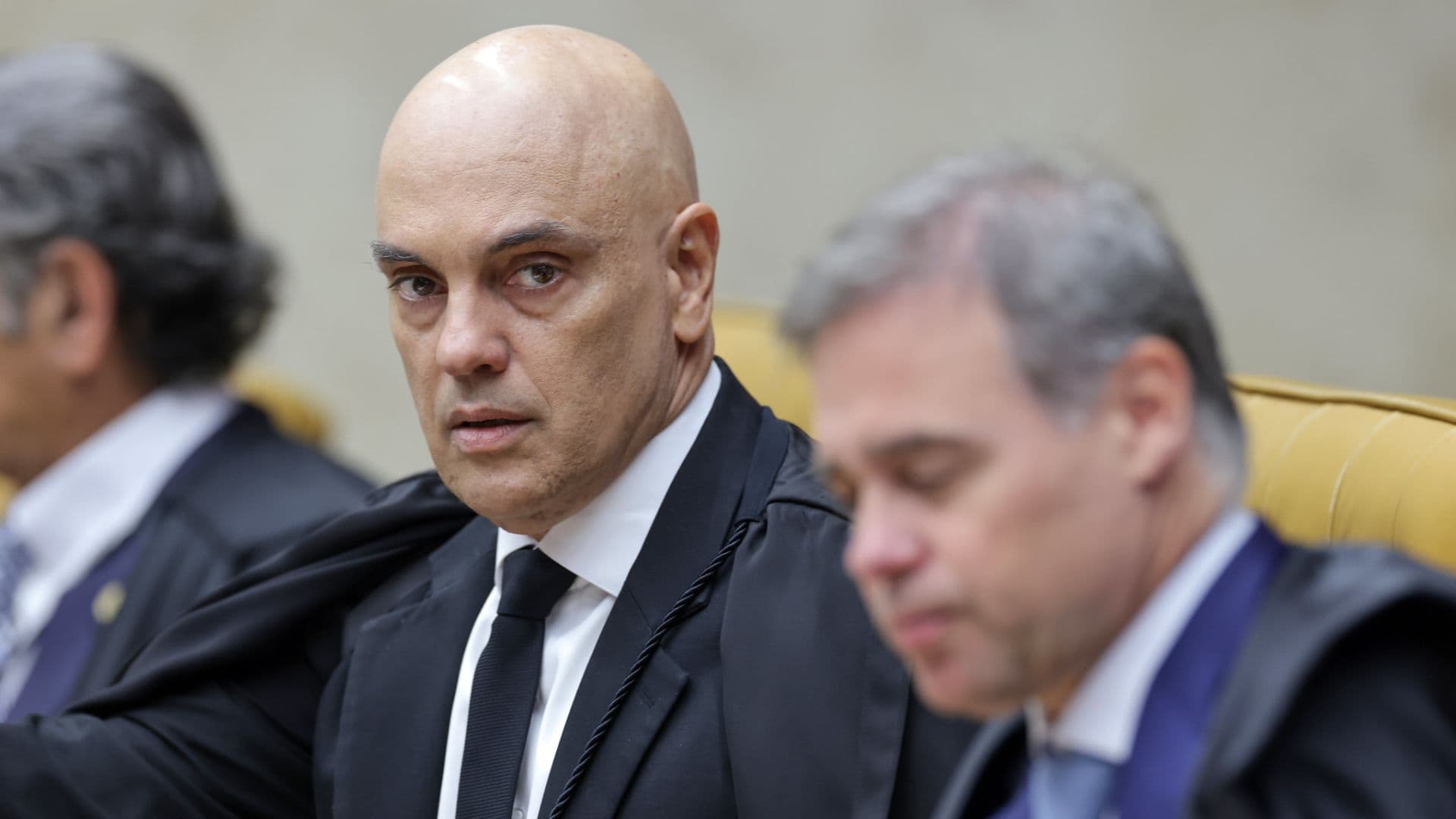 Sessão plenária extraordinária do STF.