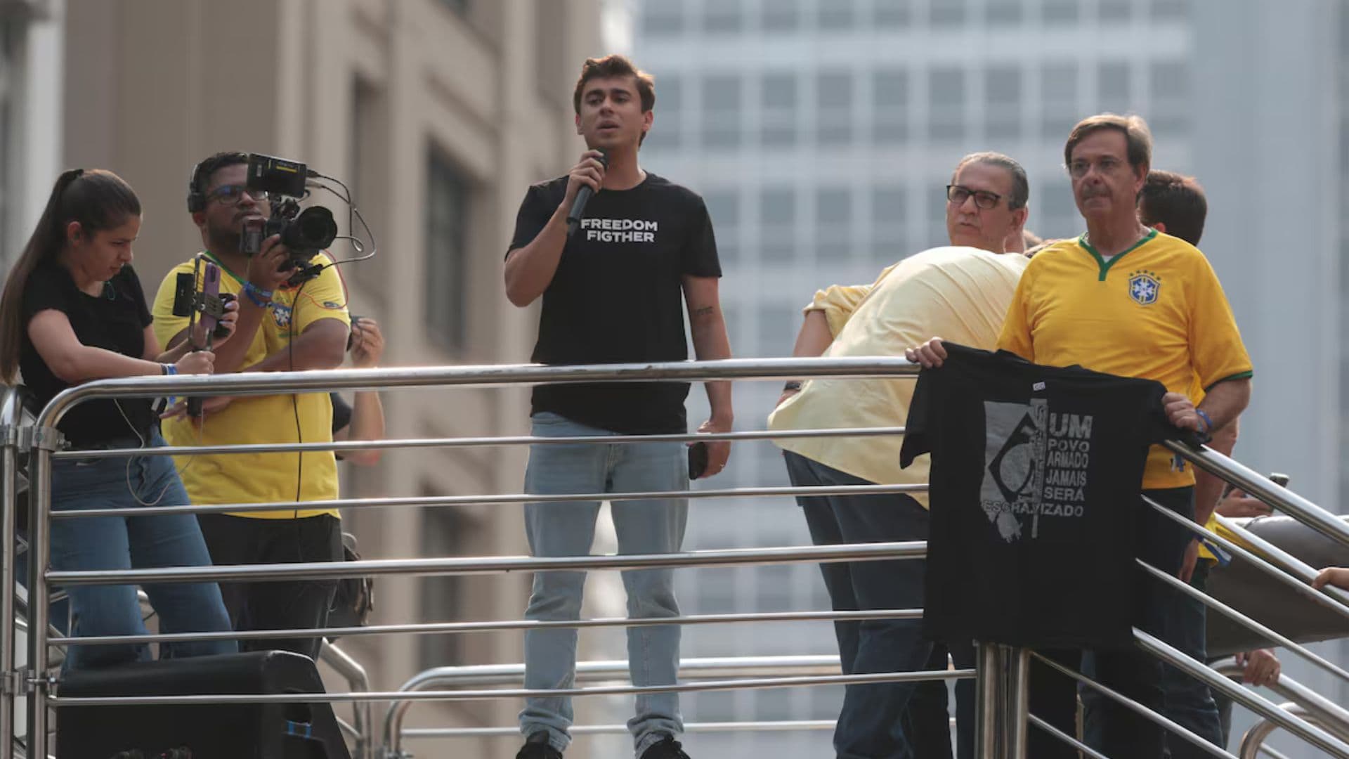 Nikolas participa de ato na Paulista