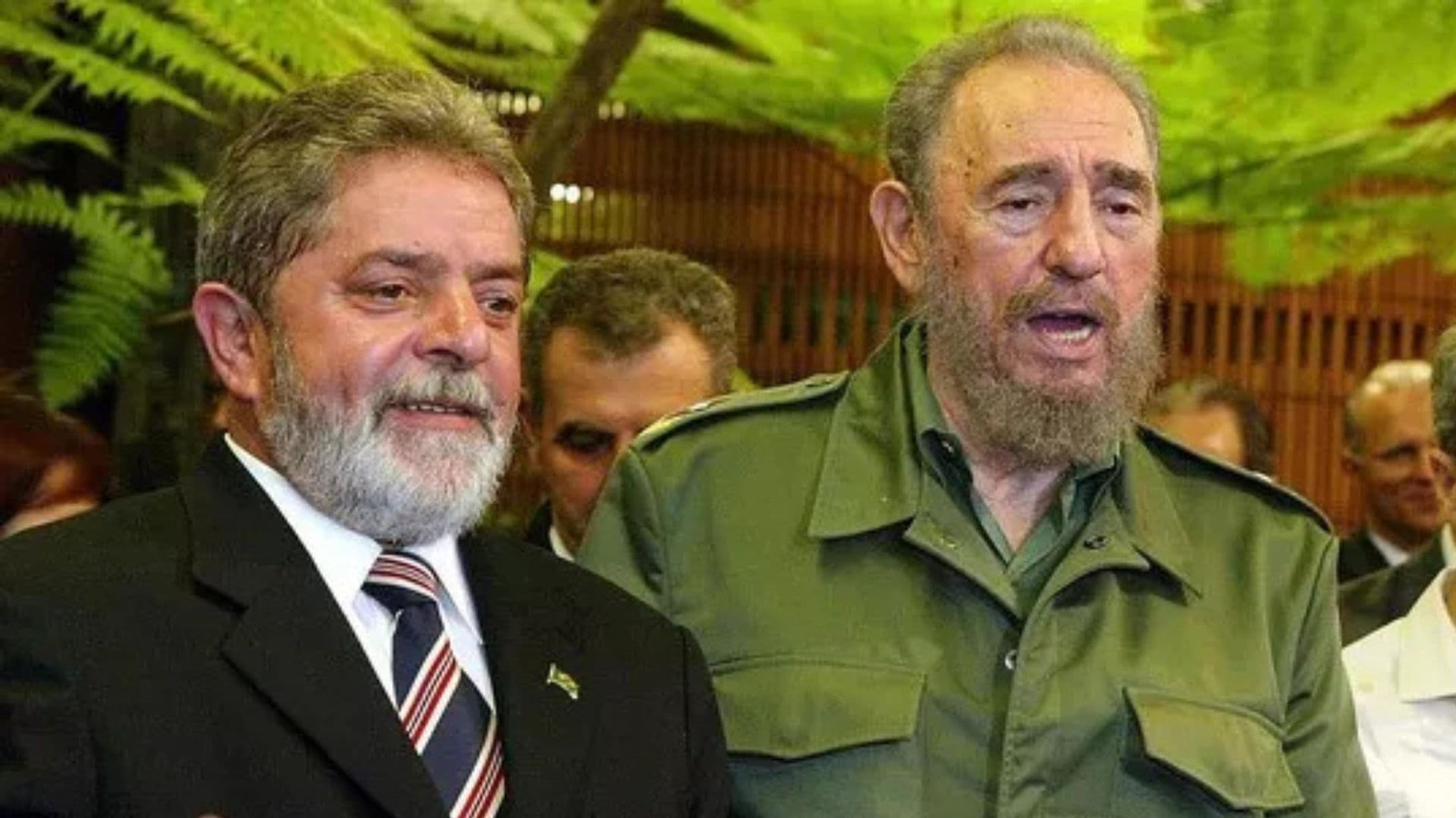 Lula ao lado de Fidel Castro, presidente disse que gente no PT esperava que ele defendesse abertamente o socialismo