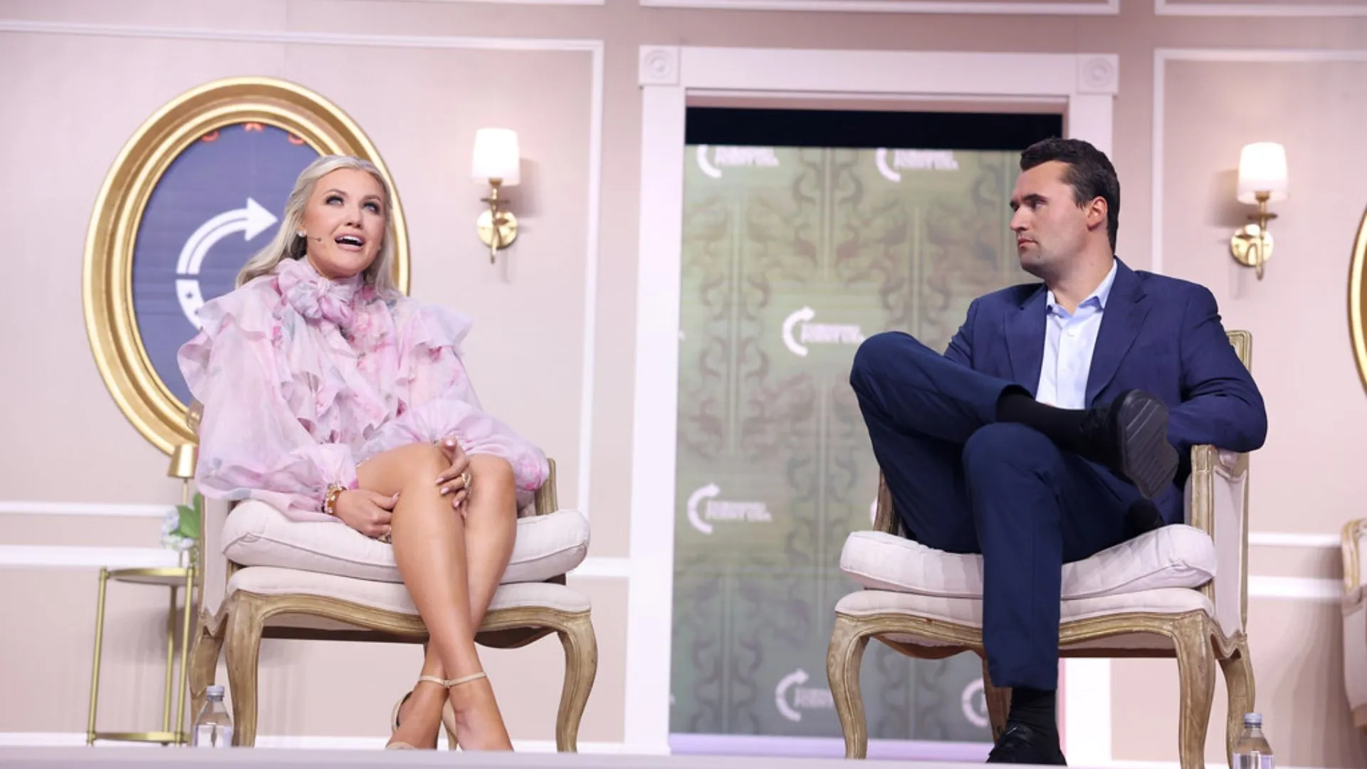 Erika e Charlie Kirk