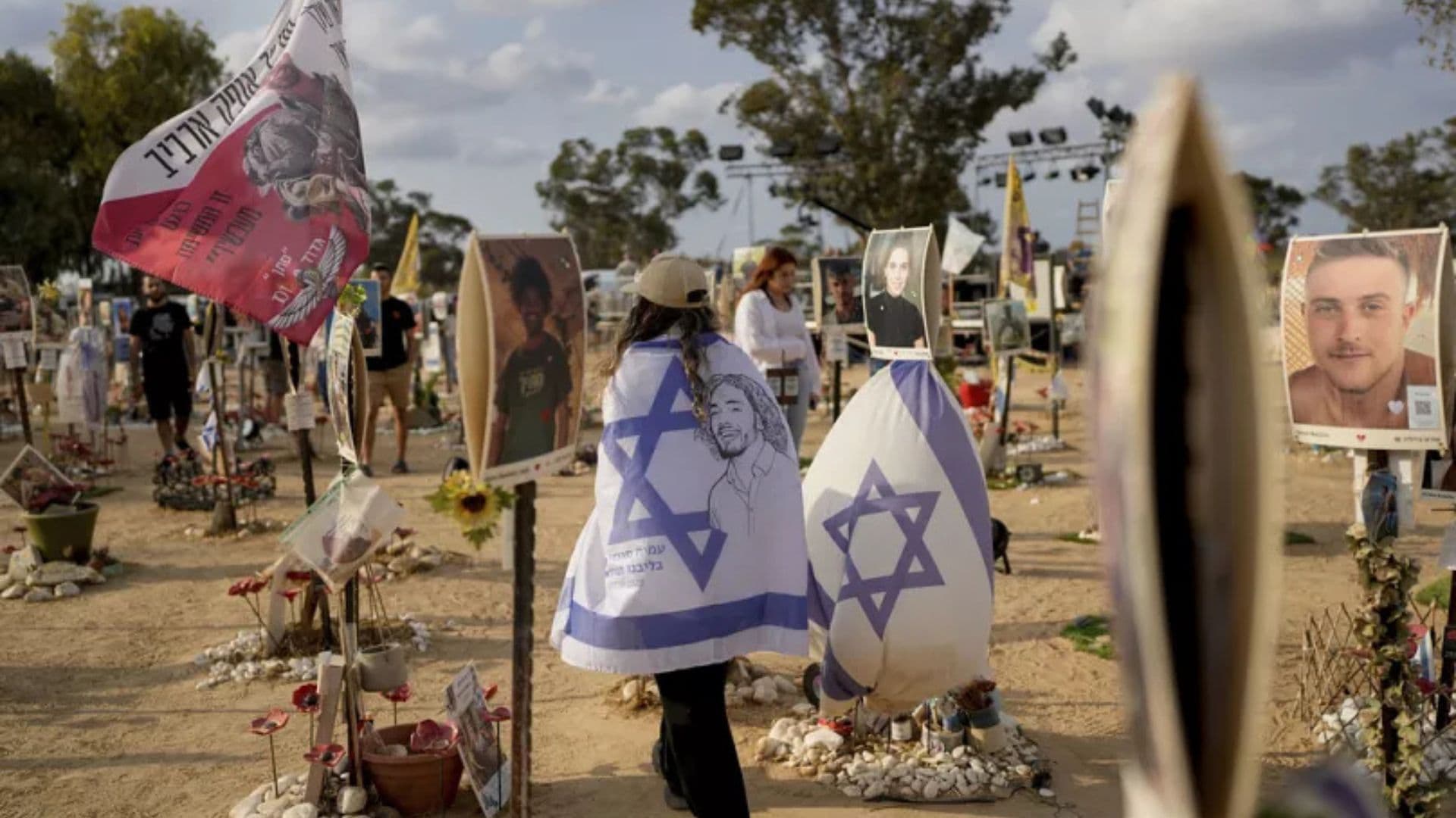 israelenses em homenagem às vítimas de 7 de outubro