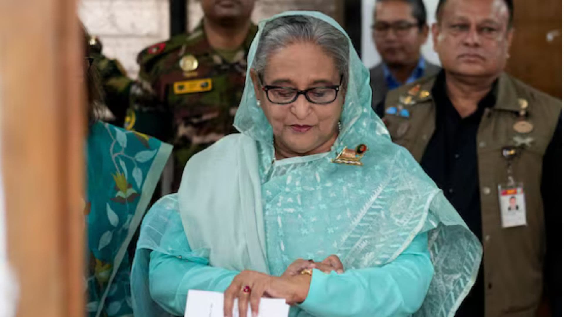 Sheikh Hasina, ex-primeira-ministra de Bangladesh condenada à morte