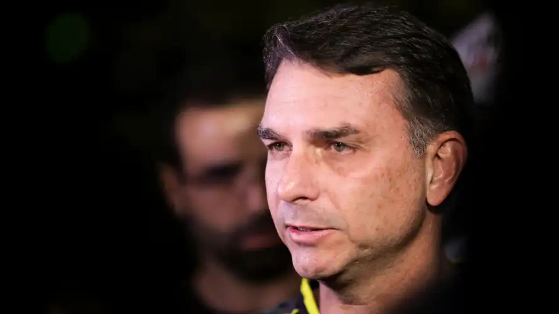 Senador Flávio Bolsonaro é o indicado de Jair para concorrer à presidência em 2026.