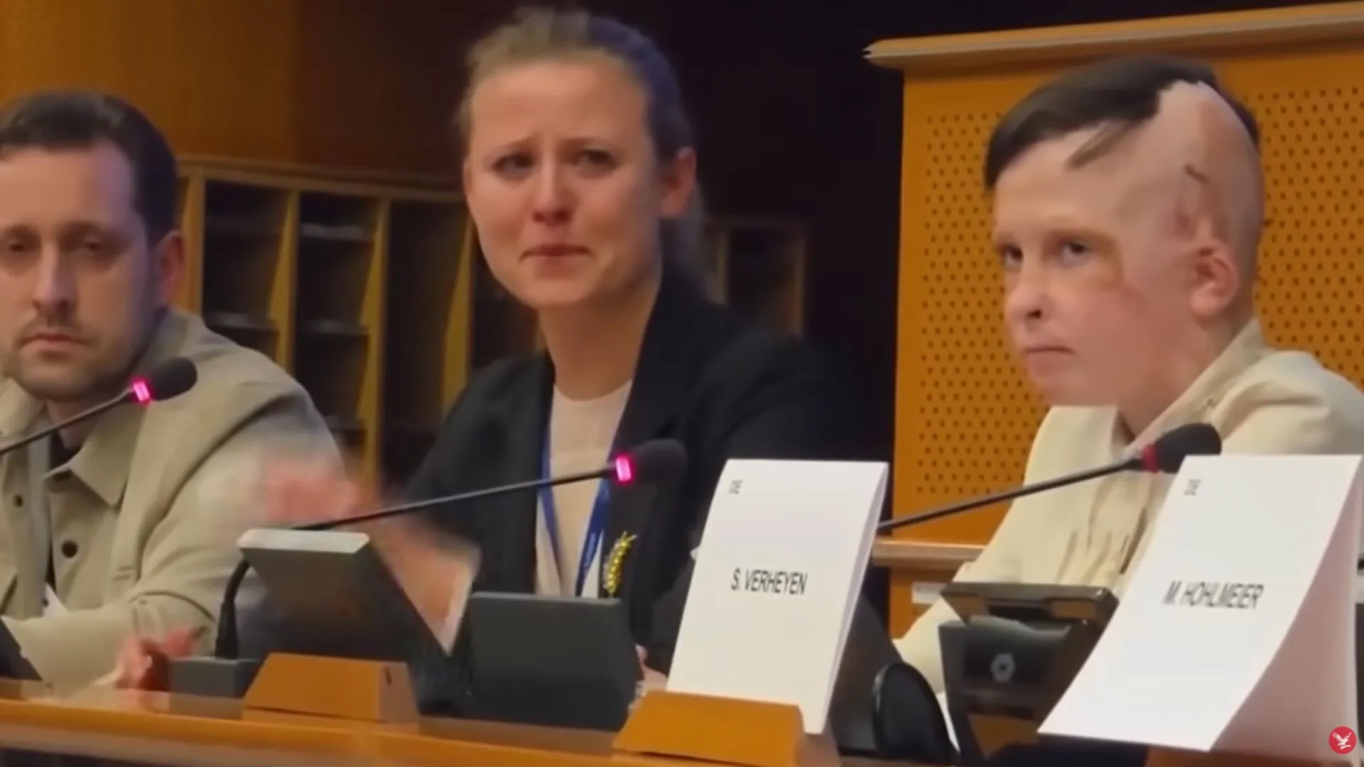 Roman Oleksiv emociona presentes no parlamento europeu