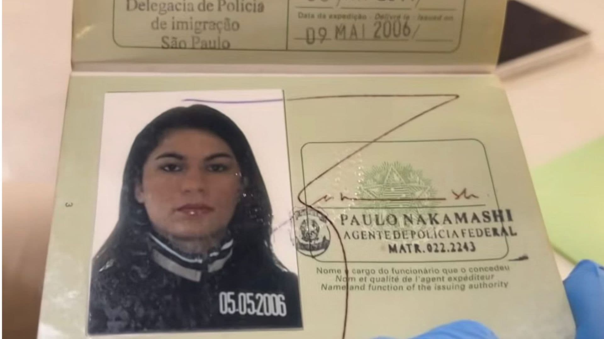 Passaporte supostamente atribuído a Eliza Samúdio.