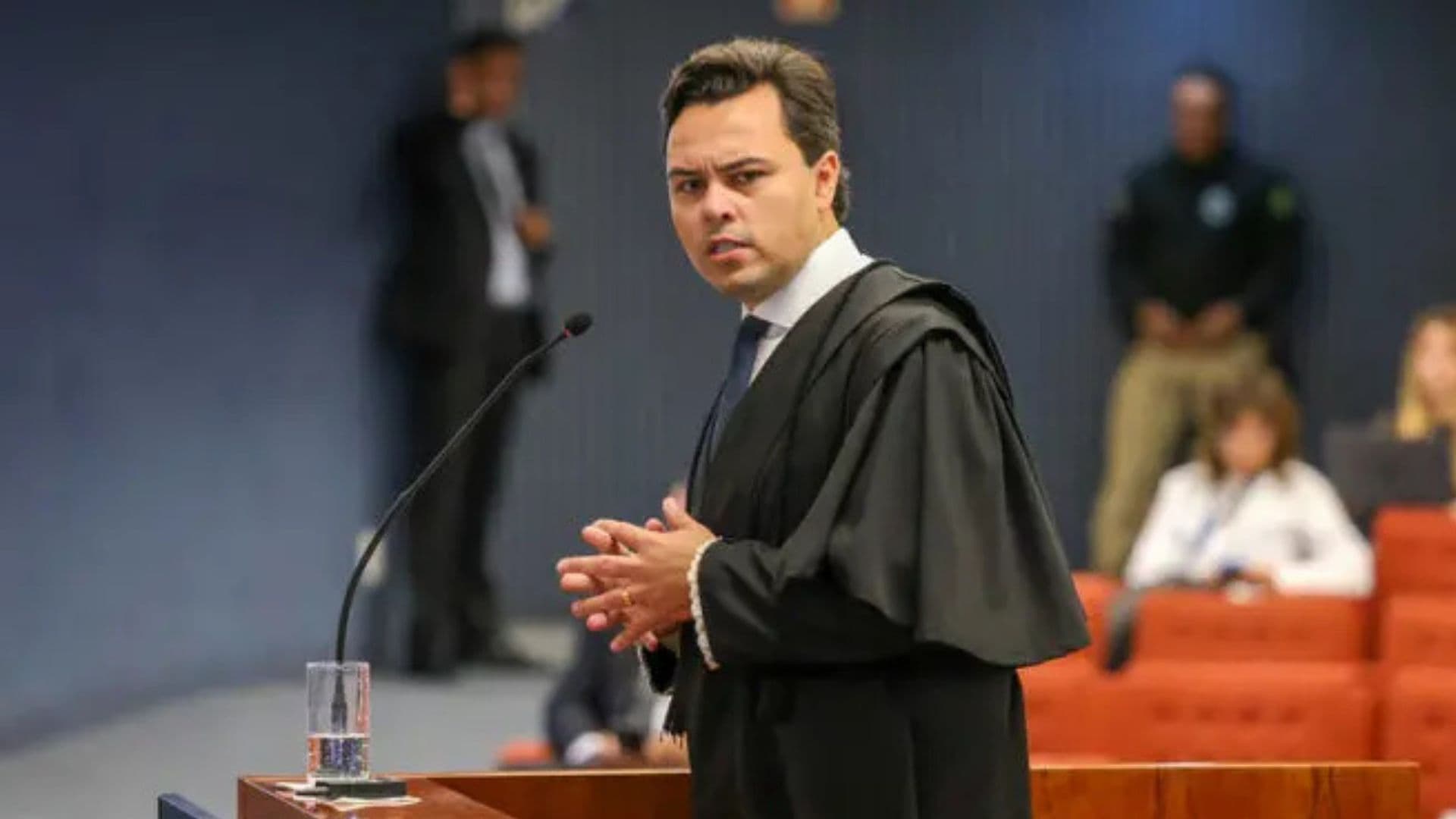 Jefrey Chiqquini, advogado de Filipe Martins que quer a prisão do Lulinha