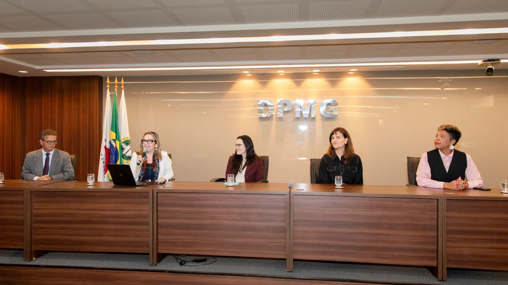 Bancada da inauguração da Escoald e Masculinidade
