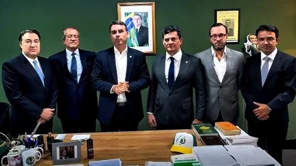 Flávio Bolsonaro, Sérgio Moro e Valdemar da Costa Neto
